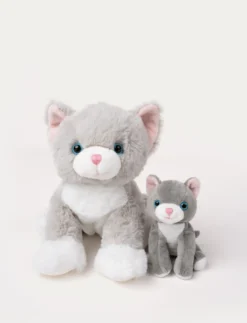Katten Tuva med unge