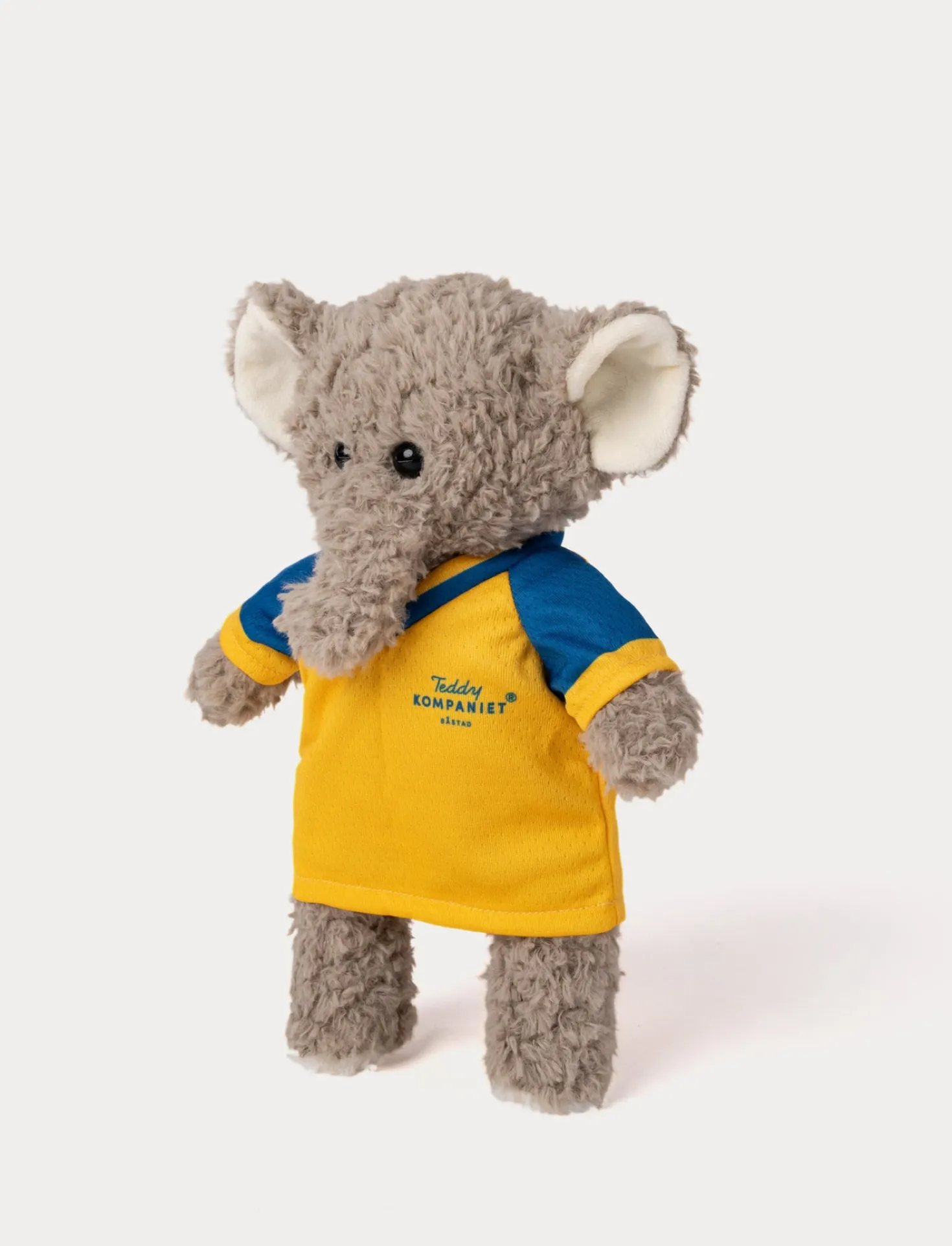 Retro Pals, Elefant med Landslagströja