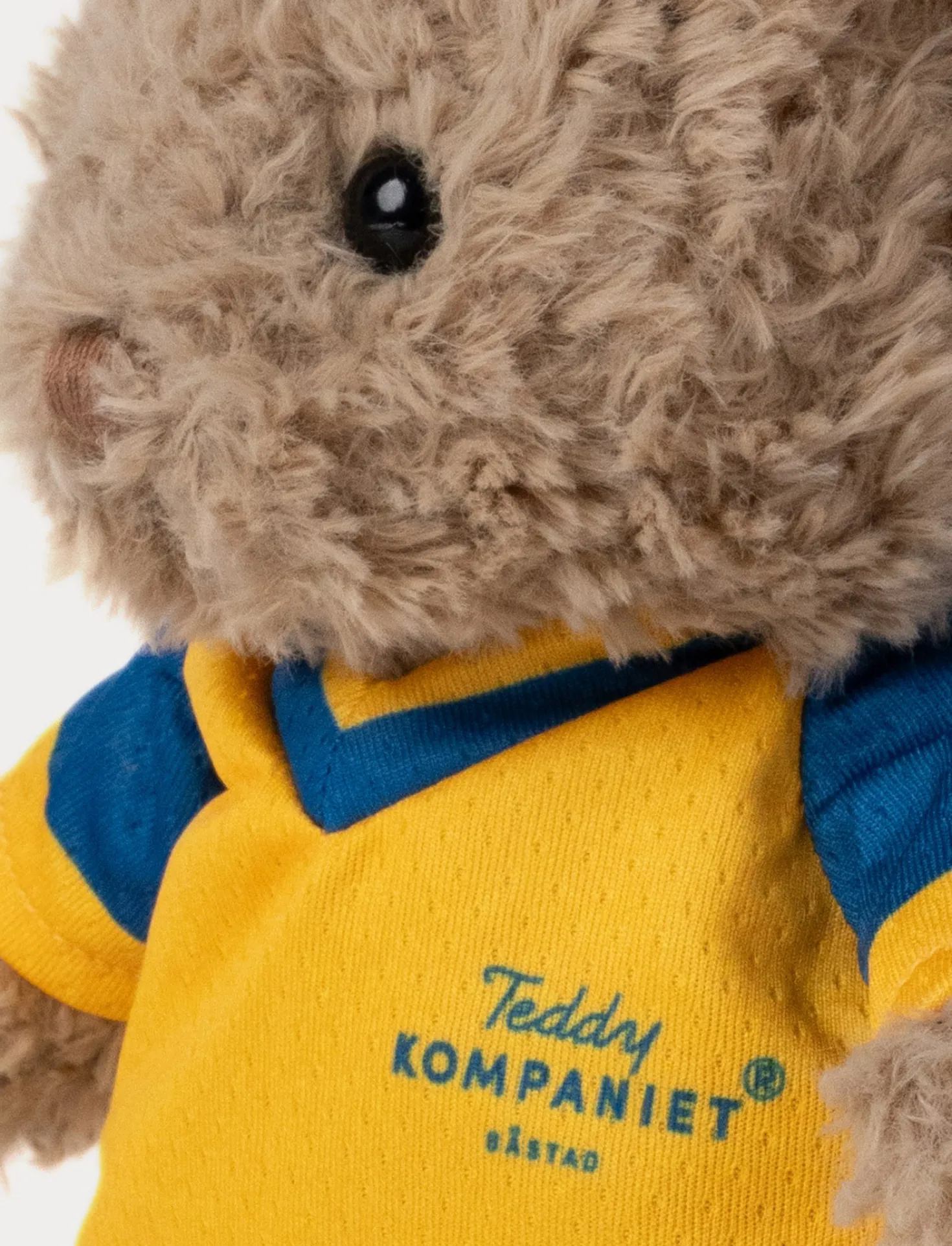 Retro Pals, Nalle med Landslagströja